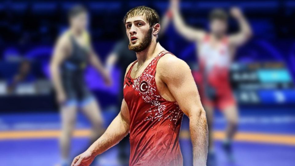 Milli güreşçi Muhammed Gimri dünya şampiyonu oldu